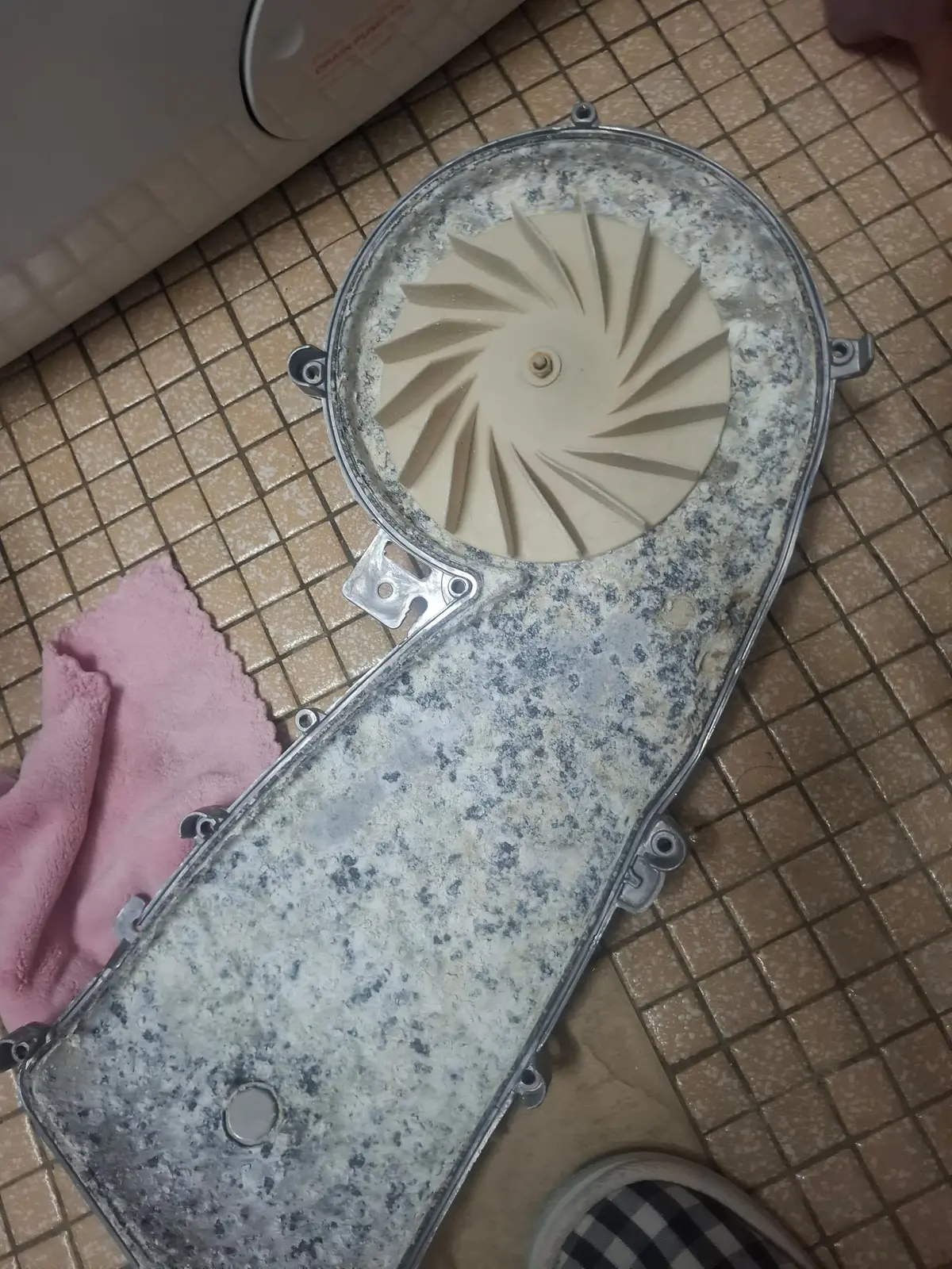 Kitchen hood filter inspection